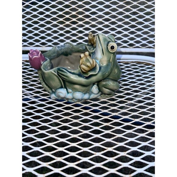 FROG WITH TADPOLE Green Ceramic 5.5 X 6.5 X 8"  Figurine Vase Flower Pot - Picture 5 of 9